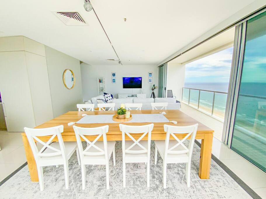 Air On Broadbeach Beachfront 2Level Stunning Apartment With 180 Degree Views Gold Coast Buitenkant foto
