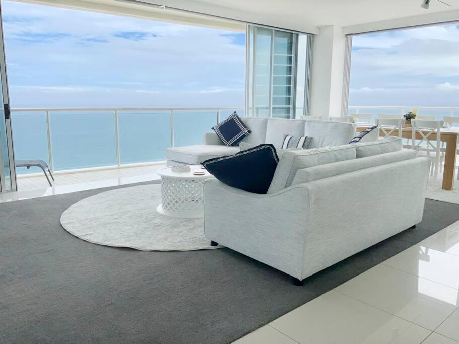 Air On Broadbeach Beachfront 2Level Stunning Apartment With 180 Degree Views Gold Coast Buitenkant foto